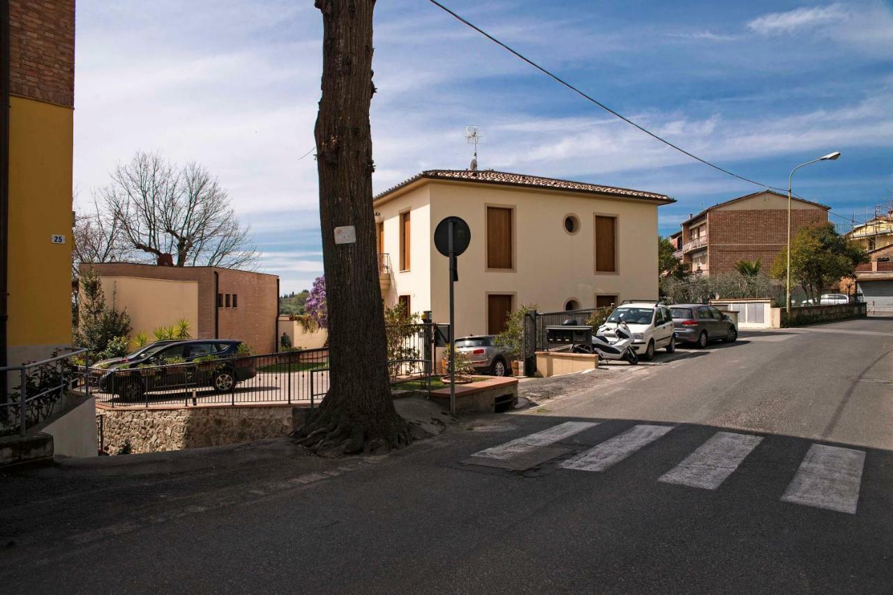 Casa Il Glicine A Due Passi Dal Centro Siena Exterior foto