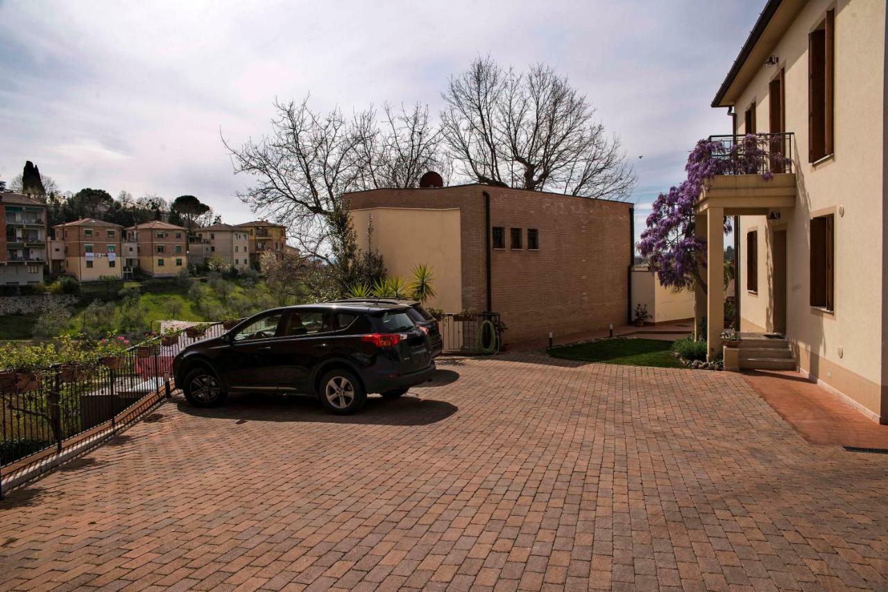 Casa Il Glicine A Due Passi Dal Centro Siena Exterior foto